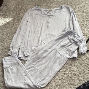 Women's Light Blue Sleepwear Set and Robe Soma
